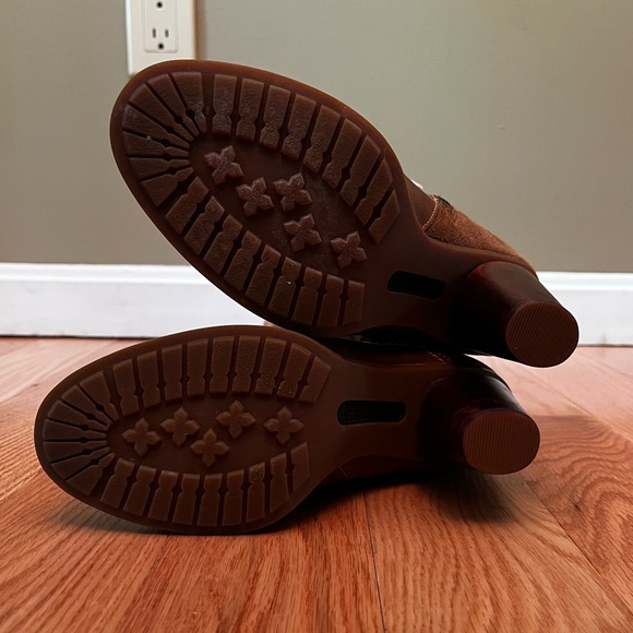 Distressed Buckle Timberland Leather Boots - Picture 5 of 5